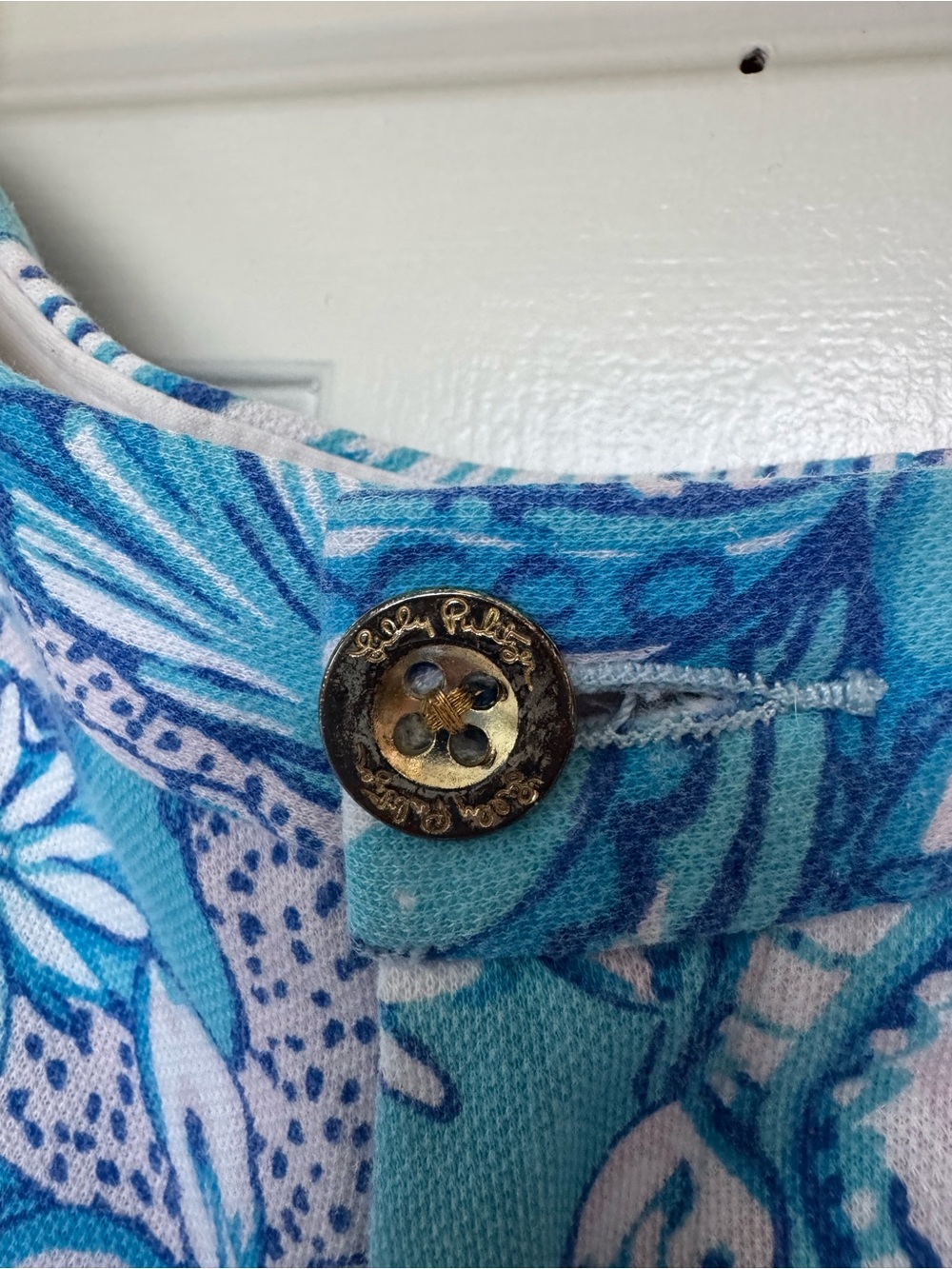 Lilly Pulitzer Knit Blue Floral Scallop Hem Women's Shorts - Picture 3 of 4